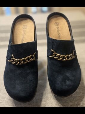 Bella Vita Navy Suede Chain-Trim Slip-On Mules